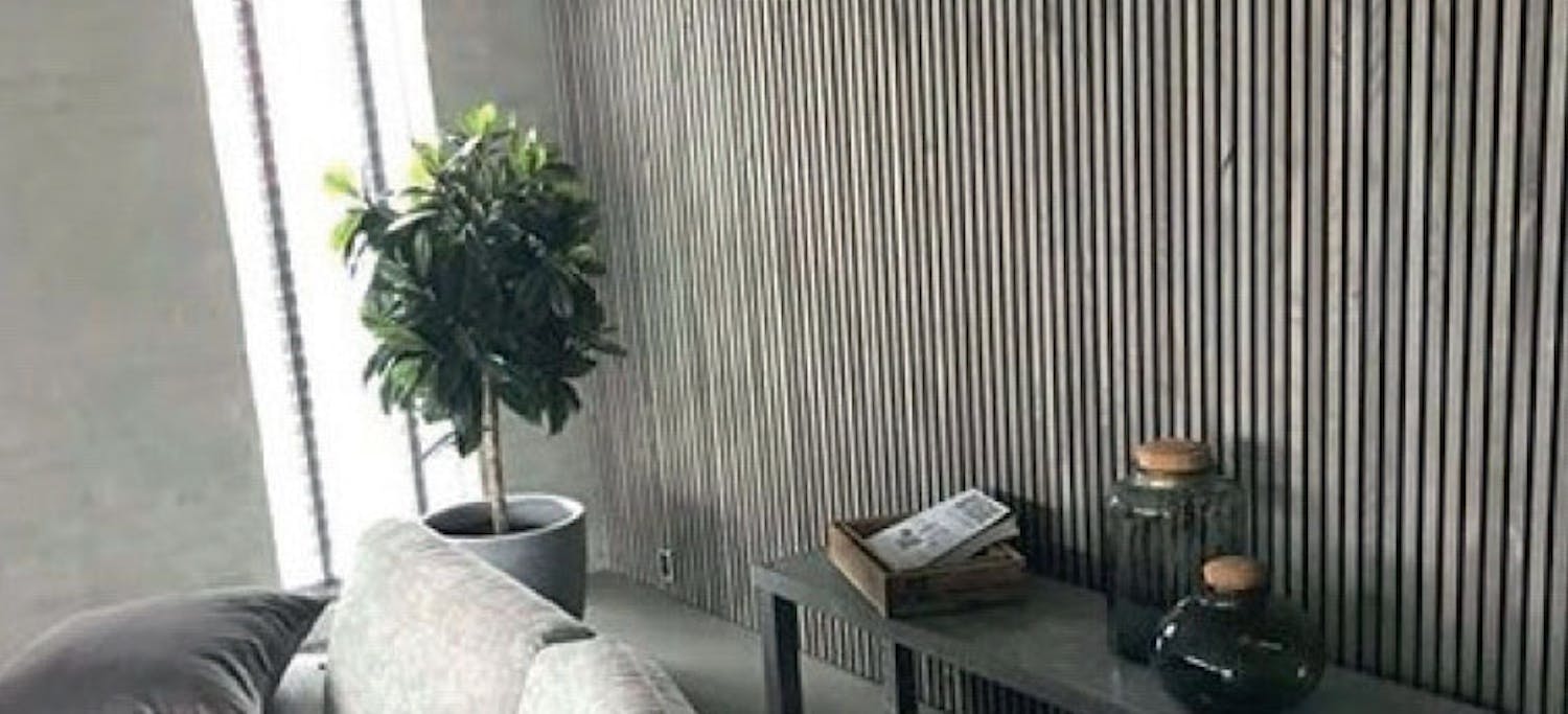 Äänieristys paneeli: Puulevy (kierätettypuu) Äänieristys paneeli: Puulevy (kierätettypuu)